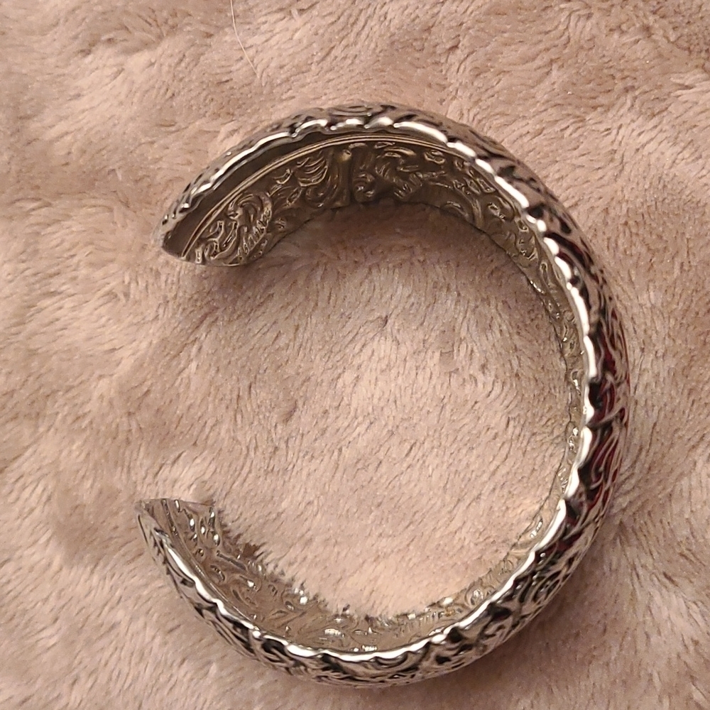 Lia Sophia silver cuff bracelet - Picture 3 of 5